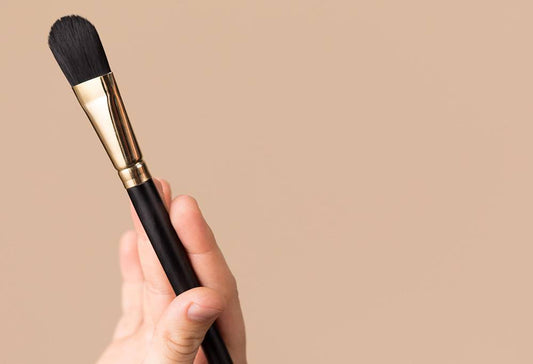 Fresh Faced Brush - US 5715