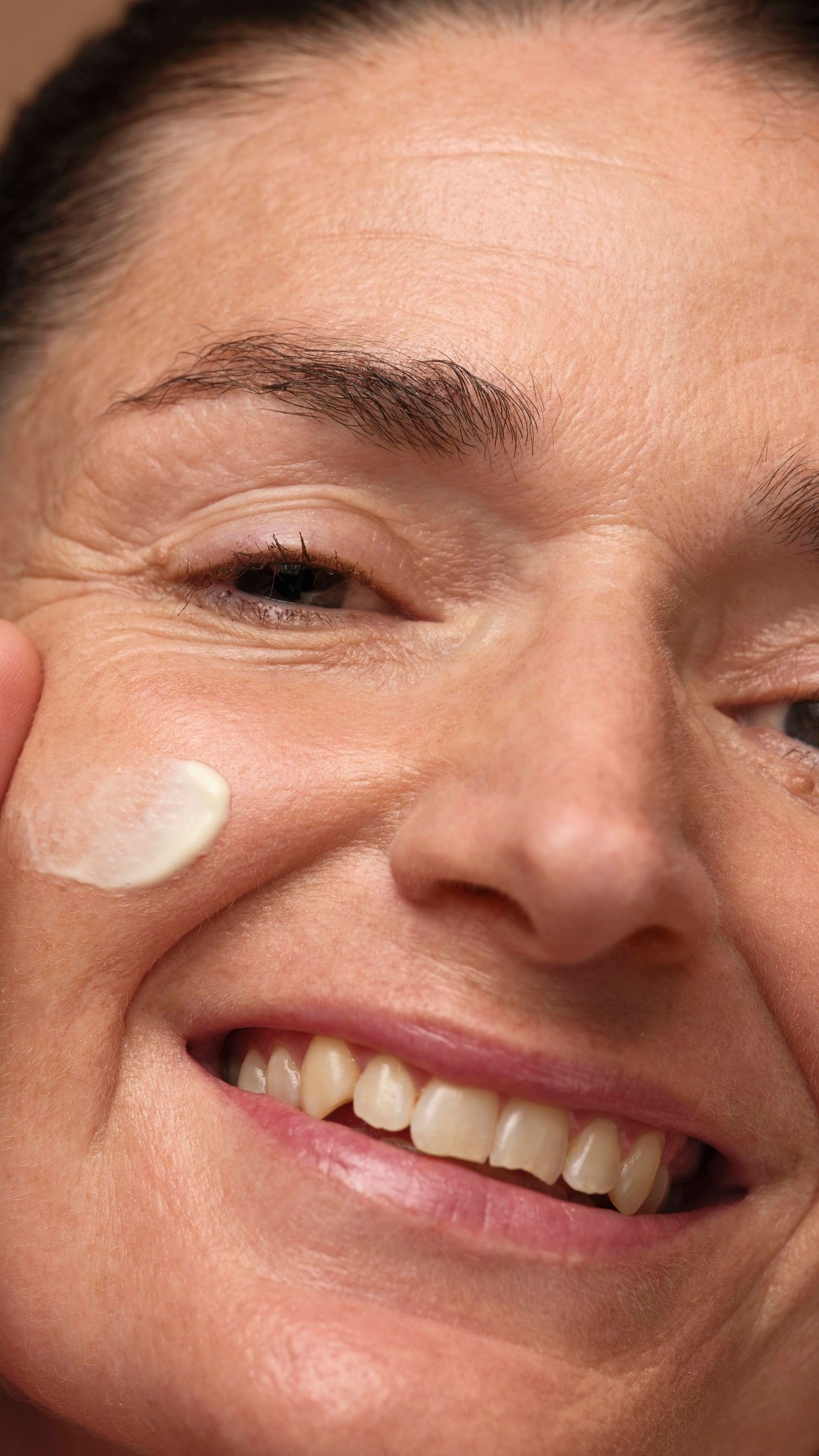 Skin's Shangri La Self-Preserving - US 3773